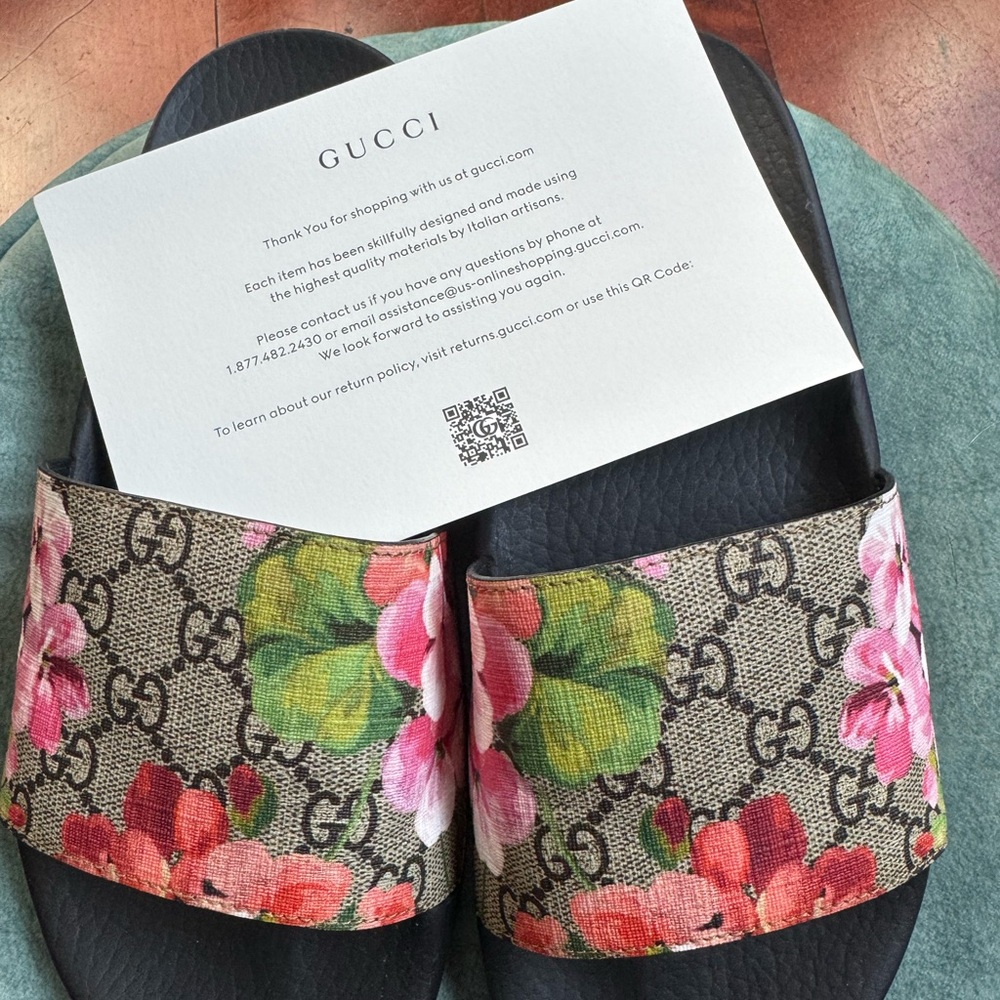 GUCCI GG SUPREME MONOGRAM BLOOMS CANVAS POOL SLIDES SANDALS 39